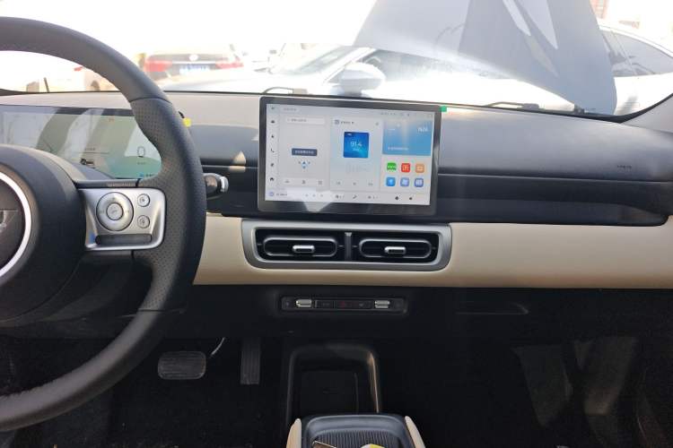 Used Wuling Bingo PLUS 2024 510 km Range 5-Seater Version Audio And AC Panel