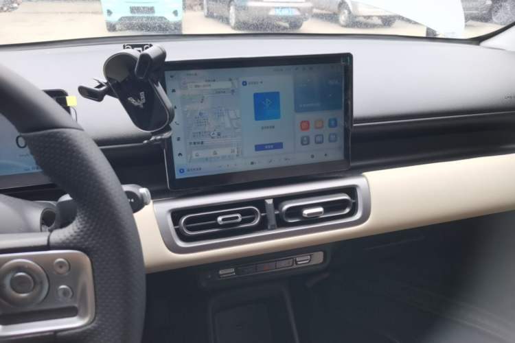 Used Wuling Bingo PLUS 2024 330 km Range Five-Seater Version Audio And AC Panel