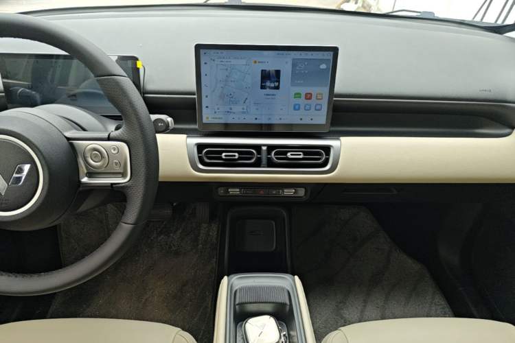 Used Wuling Bingo PLUS 2024 401 km Range 5-Seater Version Audio And AC Panel