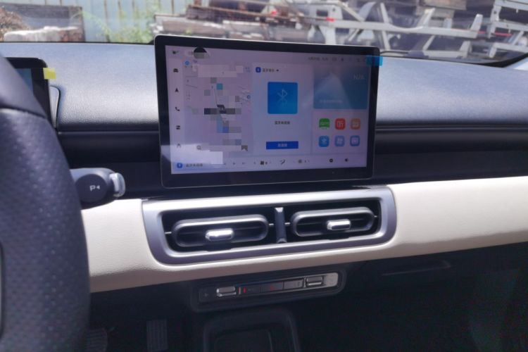 Used Wuling Bingo PLUS 2024 330 km Range Five-Seater Version Audio And AC Panel
