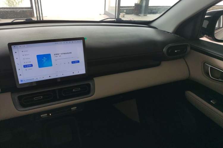 Used Wuling Bingo PLUS 2024 330 km Range Five-Seater Version Audio And AC Panel