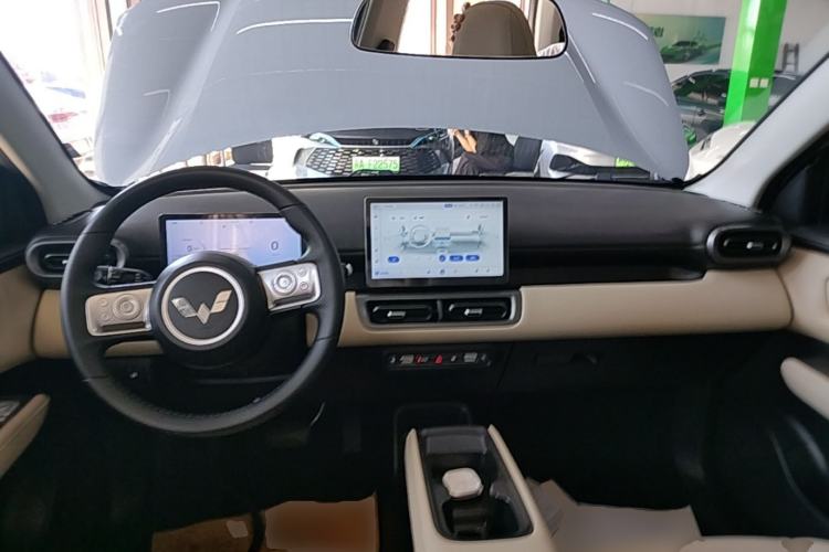 Used Wuling Bingo PLUS 2024 401 km Flagship Edition Four-Seater Version Center Console