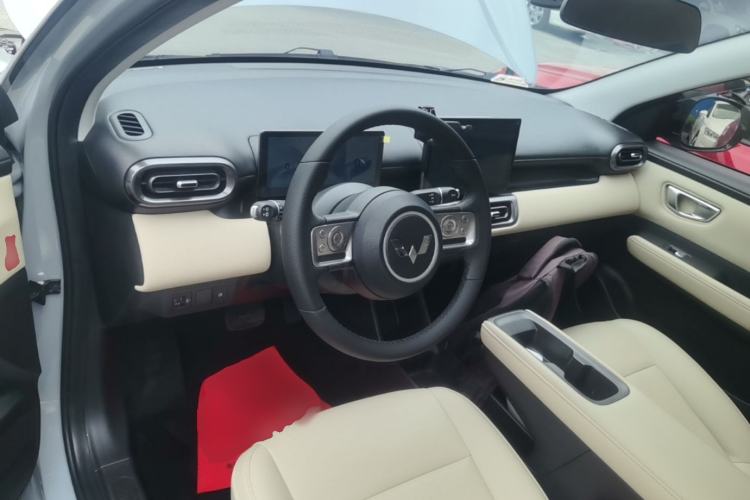 Used Wuling Bingo PLUS 2024 510 km Flagship Edition Four-Seater Version Center Console