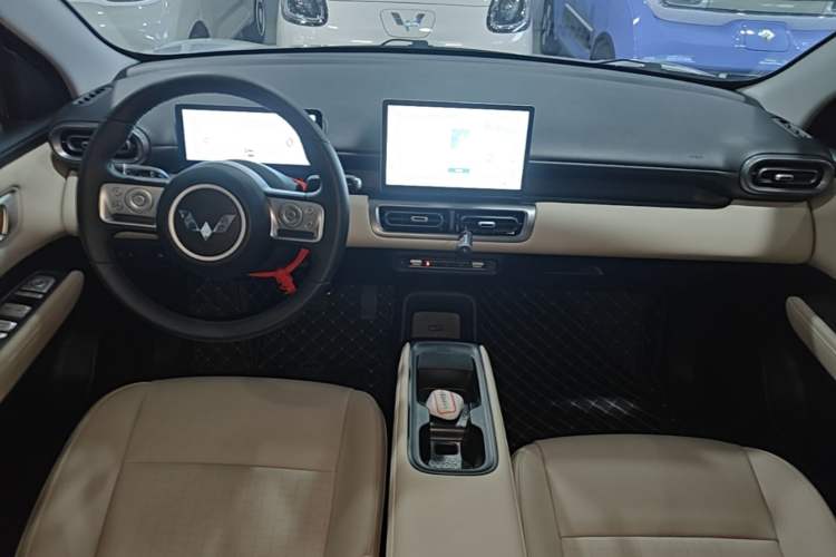 Used Wuling Bingo PLUS 2024 401 km Range 5-Seater Version Center Console