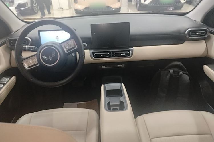 Used Wuling Bingo PLUS 2024 510 km Flagship Edition Four-Seater Version Center Console