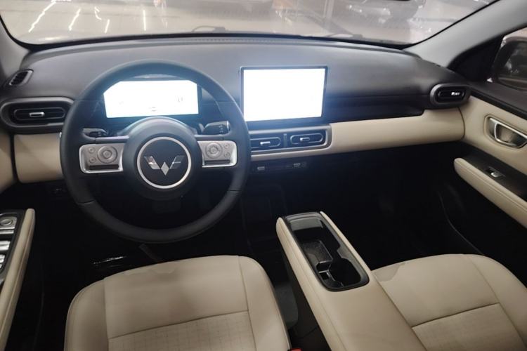 Used Wuling Bingo PLUS 2024 510 km Range 5-Seater Version Center Console