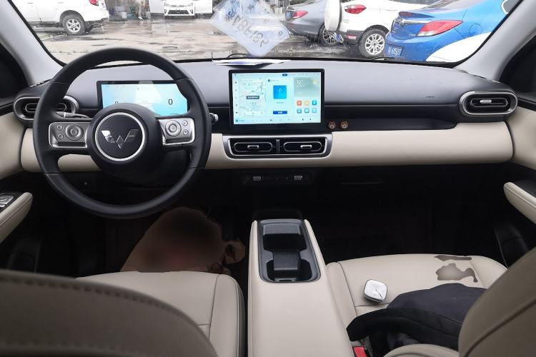 Used Wuling Bingo PLUS 2024 510 km Flagship Edition Four-Seater Version Center Console