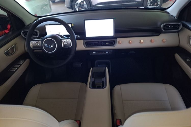Used Wuling Bingo PLUS 2024 401 km Range 5-Seater Version Center Console