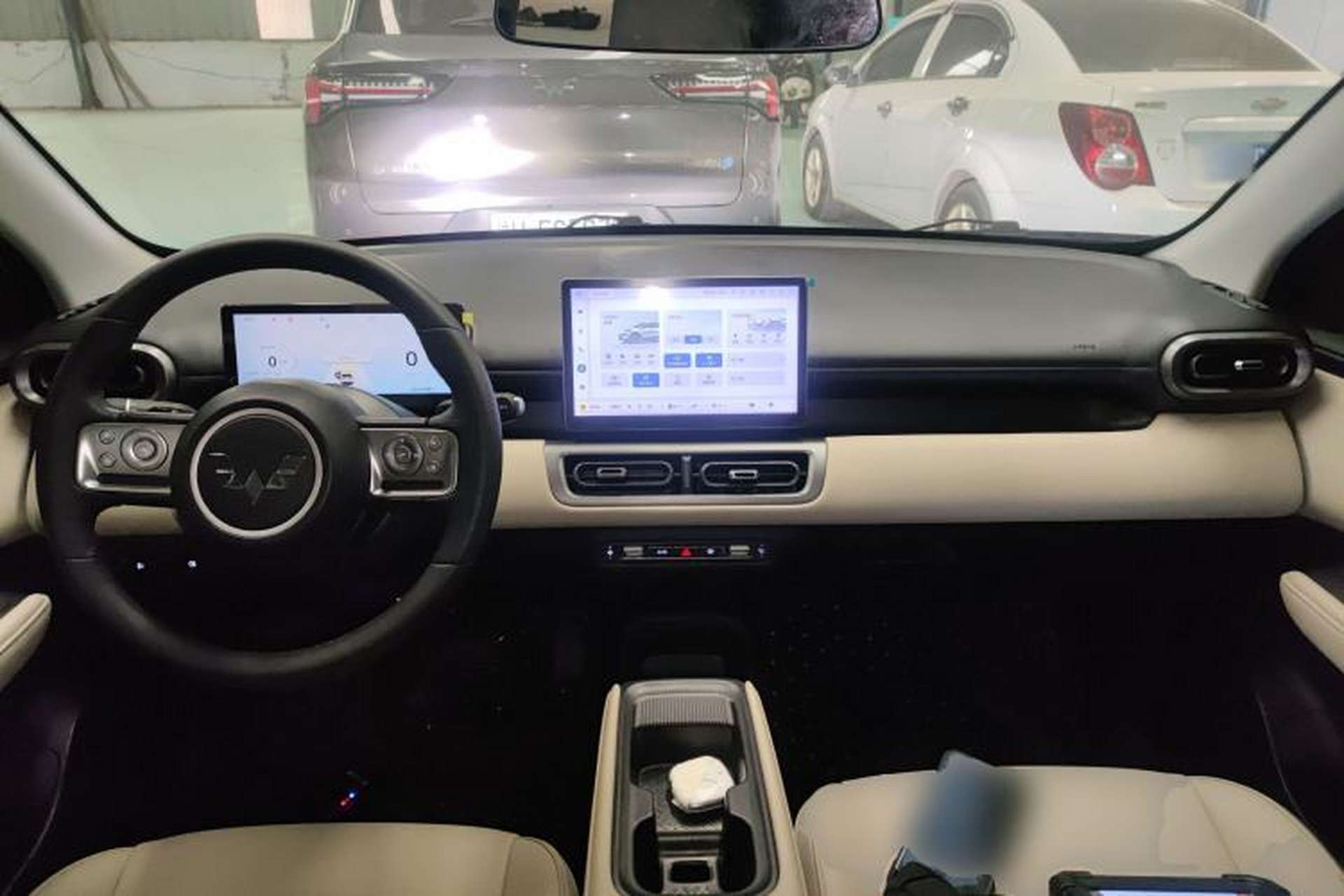Used Wuling Bingo PLUS 2024 510 km Range 5-Seater Version Center Console