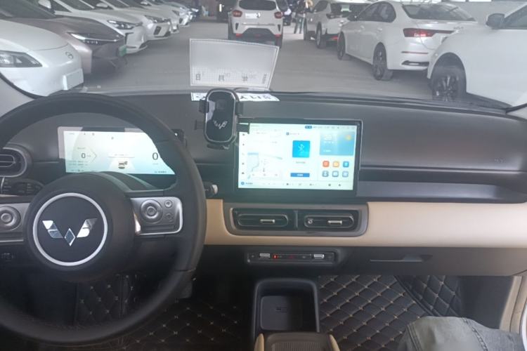 Used Wuling Bingo PLUS 2024 510 km Flagship Edition Four-Seater Version Center Console