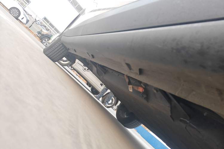 Used Wuling Bingo PLUS 2024 330 km Range Five-Seater Version Chassis Front Right