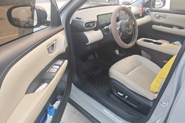 Used Wuling Bingo PLUS 2024 330 km Range Five-Seater Version Driver Seat