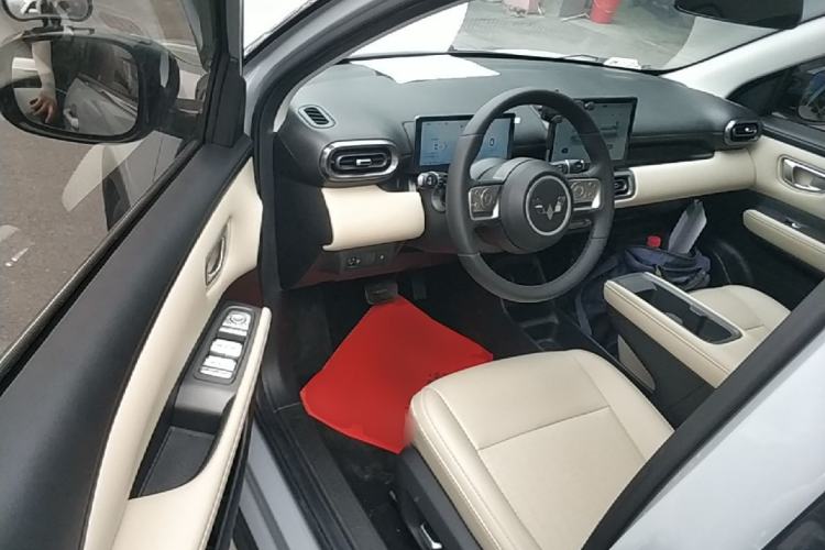 Used Wuling Bingo PLUS 2024 510 km Flagship Edition Four-Seater Version Driver Seat