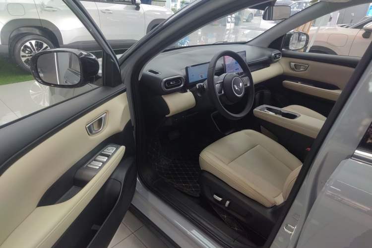 Used Wuling Bingo PLUS 2024 510 km Range 5-Seater Version Driver Seat