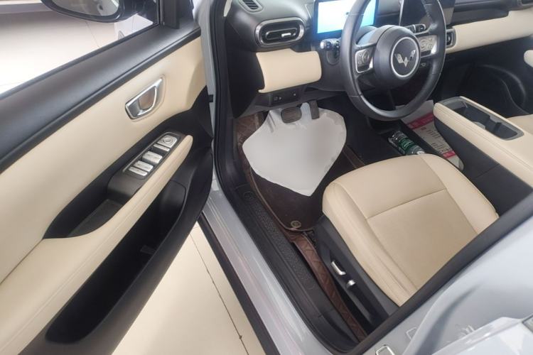 Used Wuling Bingo PLUS 2024 510 km Flagship Edition Four-Seater Version Driver Seat
