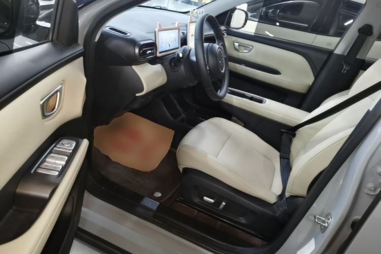 Used Wuling Bingo PLUS 2024 330 km Range Five-Seater Version Driver Seat