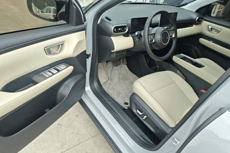 Used Wuling Bingo PLUS 2024 401 km Range 5-Seater Version Driver Seat