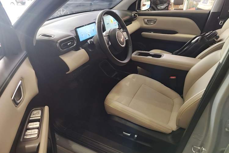 Used Wuling Bingo PLUS 2024 510 km Flagship Edition Four-Seater Version Driver Seat