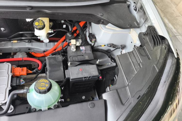 Used Wuling Bingo PLUS 2024 401 km Range 5-Seater Version Engine Bay Left