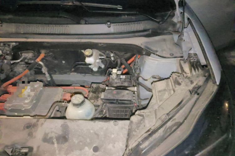 Used Wuling Bingo PLUS 2024 330 km Range Five-Seater Version Engine Bay Left