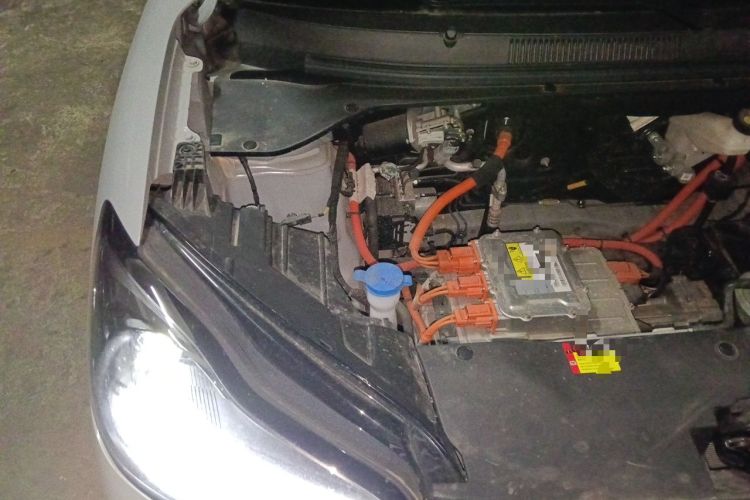 Used Wuling Bingo PLUS 2024 330 km Range Five-Seater Version Engine Bay Right