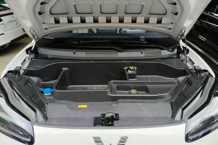 Used Wuling Bingo PLUS 2024 330 km Range Five-Seater Version Engine Bay