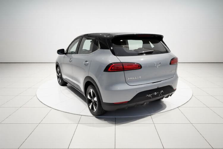 Used Wuling Bingo PLUS 2024 330 km Range Five-Seater Version Exterior 2