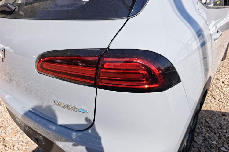 Used Wuling Bingo PLUS 2024 330 km Range Five-Seater Version Exterior 3
