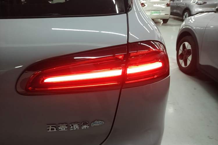 Used Wuling Bingo PLUS 2024 330 km Range Five-Seater Version Exterior 3