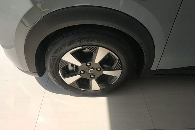 Used Wuling Bingo PLUS 2024 510 km Flagship Edition Four-Seater Version Exterior 4