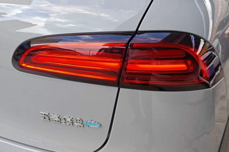 Used Wuling Bingo PLUS 2024 330 km Range Five-Seater Version Exterior 6