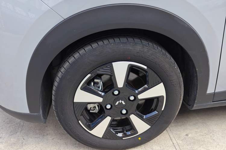Used Wuling Bingo PLUS 2024 330 km Range Five-Seater Version Exterior 7