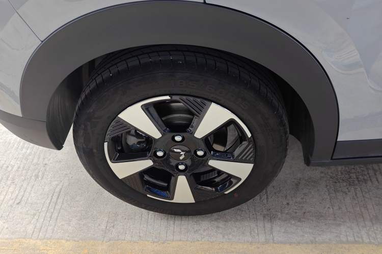 Used Wuling Bingo PLUS 2024 330 km Range Five-Seater Version Exterior 8