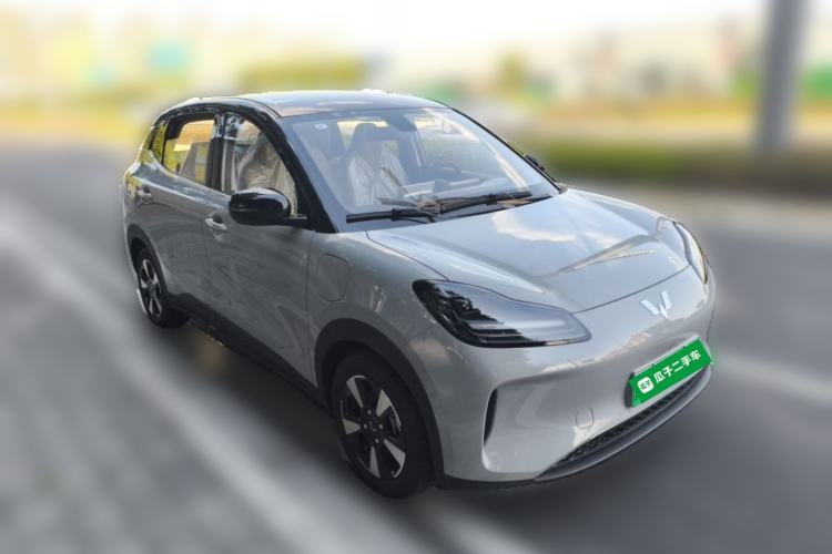 Used Wuling Bingo PLUS 2024 401 km Range 5-Seater Version Front Right 45 Deg