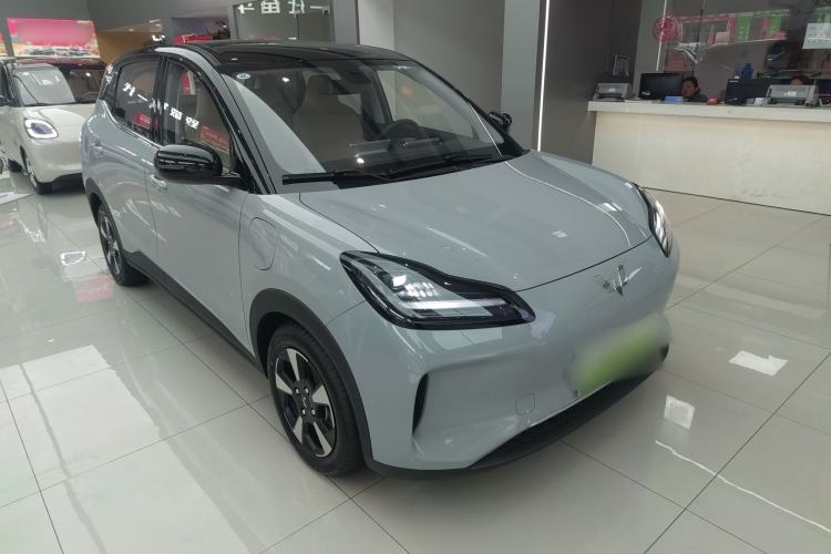 Used Wuling Bingo PLUS 2024 510 km Range 5-Seater Version Front Right 45 Deg