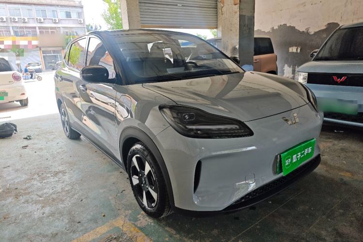 Used Wuling Bingo PLUS 2024 401 km Range 5-Seater Version Front Right 45 Deg