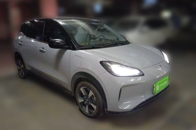 Used Wuling Bingo PLUS 2024 330 km Range Five-Seater Version Front Right 45 Deg