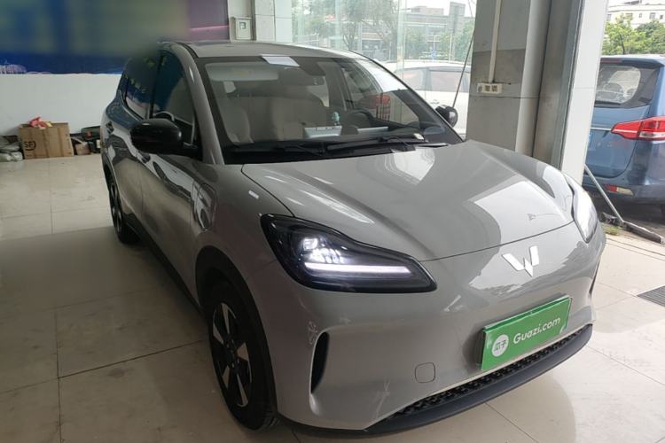 Used Wuling Bingo PLUS 2024 330 km Range Five-Seater Version Front Right 45 Deg