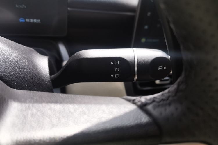 Used Wuling Bingo PLUS 2024 510 km Flagship Edition Four-Seater Version Gear Lever