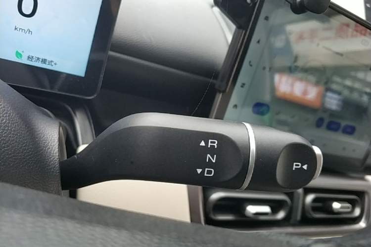 Used Wuling Bingo PLUS 2024 510 km Flagship Edition Four-Seater Version Gear Lever