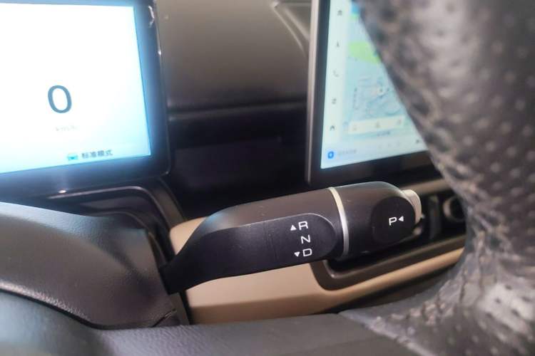 Used Wuling Bingo PLUS 2024 510 km Flagship Edition Four-Seater Version Gear Lever