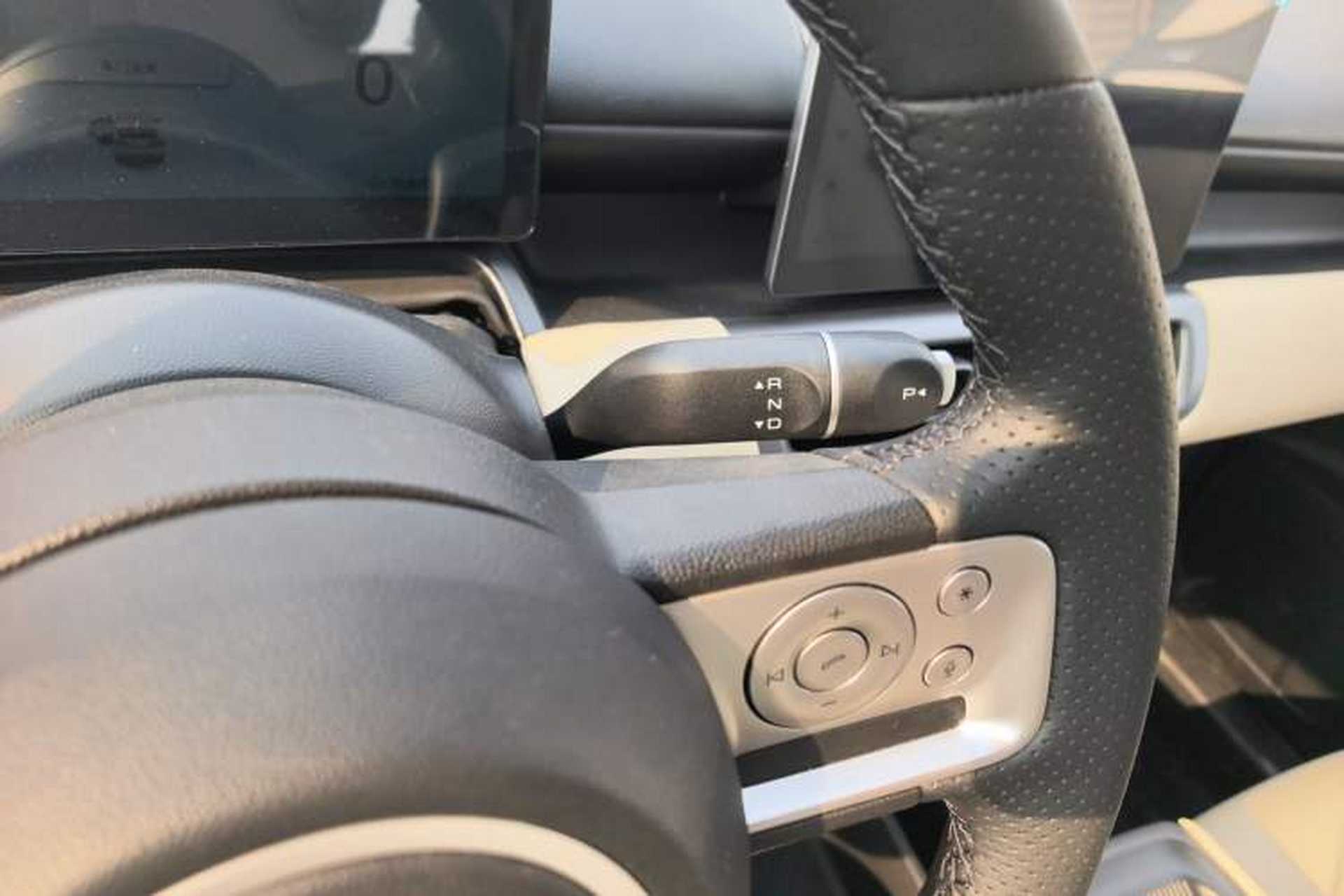 Used Wuling Bingo PLUS 2024 401 km Range 5-Seater Version Gear Lever