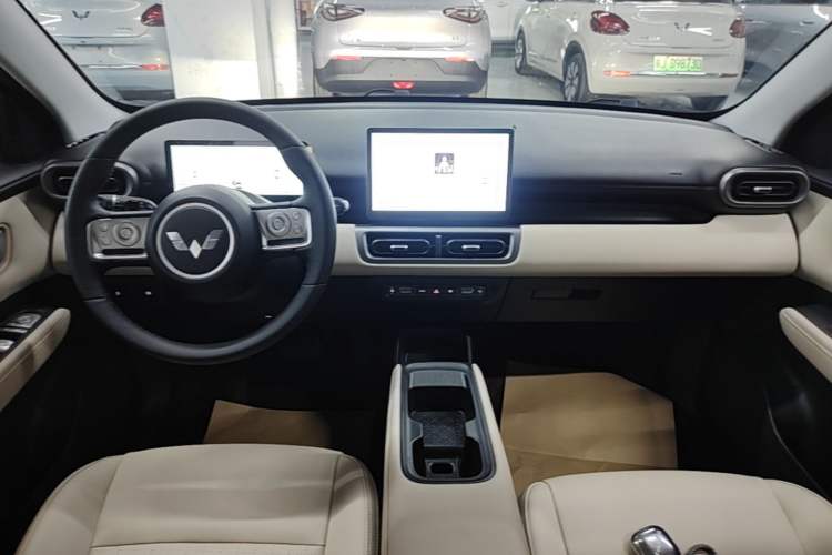 Used Wuling Bingo PLUS 2024 330 km Range Five-Seater Version Gear Lever