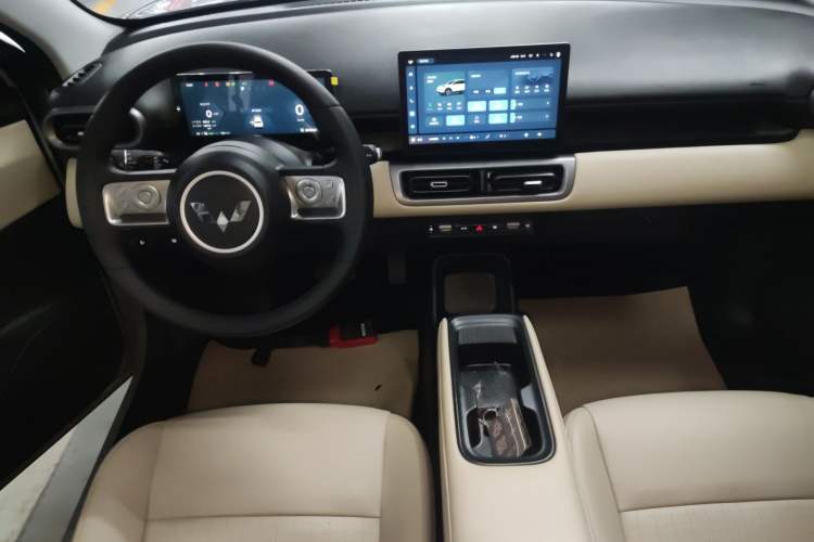 Used Wuling Bingo PLUS 2024 330 km Range Five-Seater Version Gear Lever