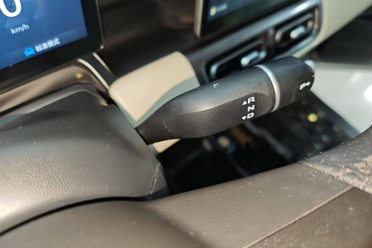 Used Wuling Bingo PLUS 2024 510 km Flagship Edition Four-Seater Version Gear Lever