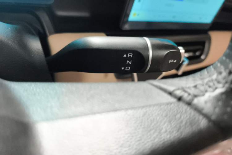 Used Wuling Bingo PLUS 2024 510 km Flagship Edition Four-Seater Version Gear Lever