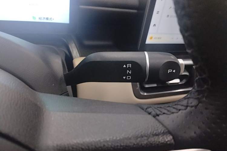 Used Wuling Bingo PLUS 2024 510 km Flagship Edition Four-Seater Version Gear Lever