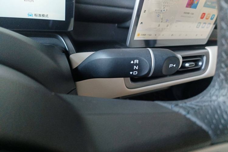 Used Wuling Bingo PLUS 2024 510 km Flagship Edition Four-Seater Version Gear Lever