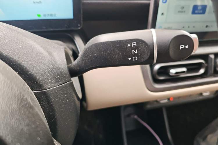 Used Wuling Bingo PLUS 2024 510 km Flagship Edition Four-Seater Version Gear Lever
