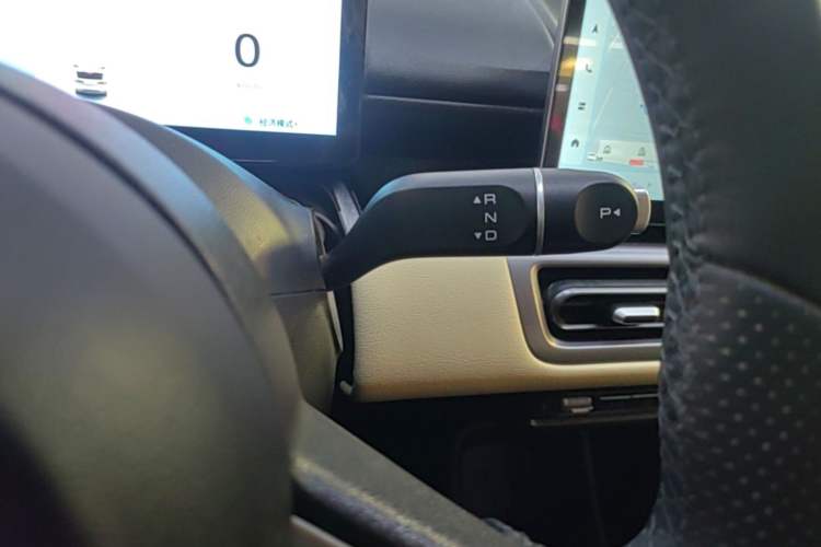 Used Wuling Bingo PLUS 2024 401 km Flagship Edition Four-Seater Version Gear Lever
